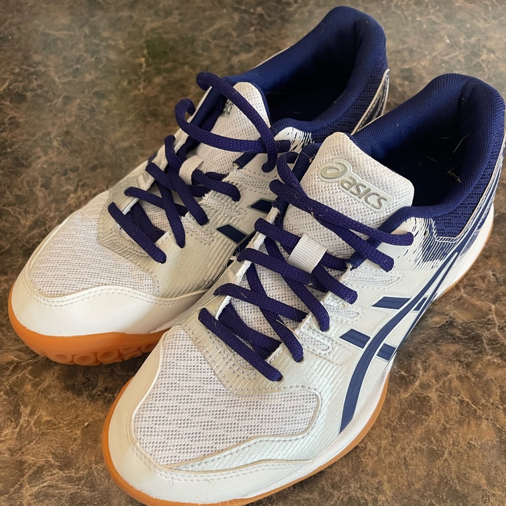 ASICS Women’s tennis shoes